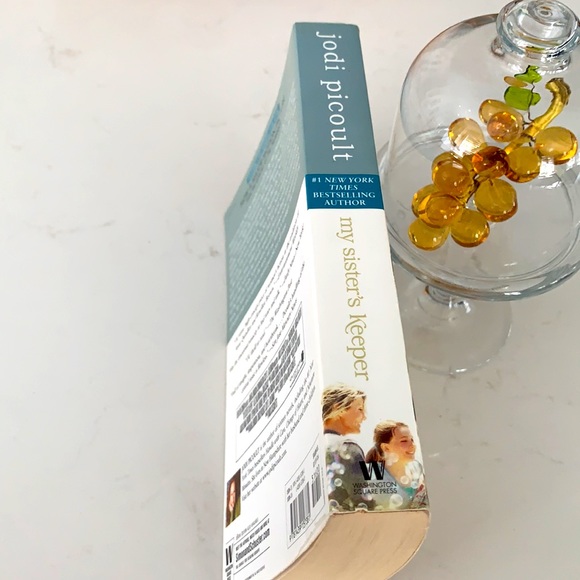 Novel... My sister’s keeper By:Jodi Picoult - Picture 3 of 6